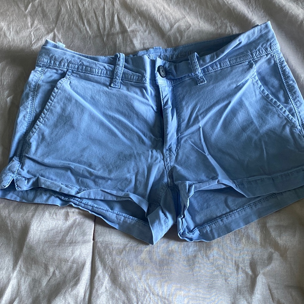 American eagle size 6 short